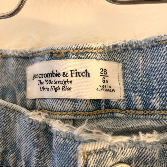 Alercrombie & Fitch Ultra High Rise 90s Straight Jean - Picture 3 of 9